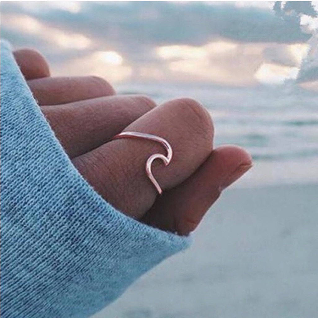 Rose Gold Ocean Wave Ring 14$